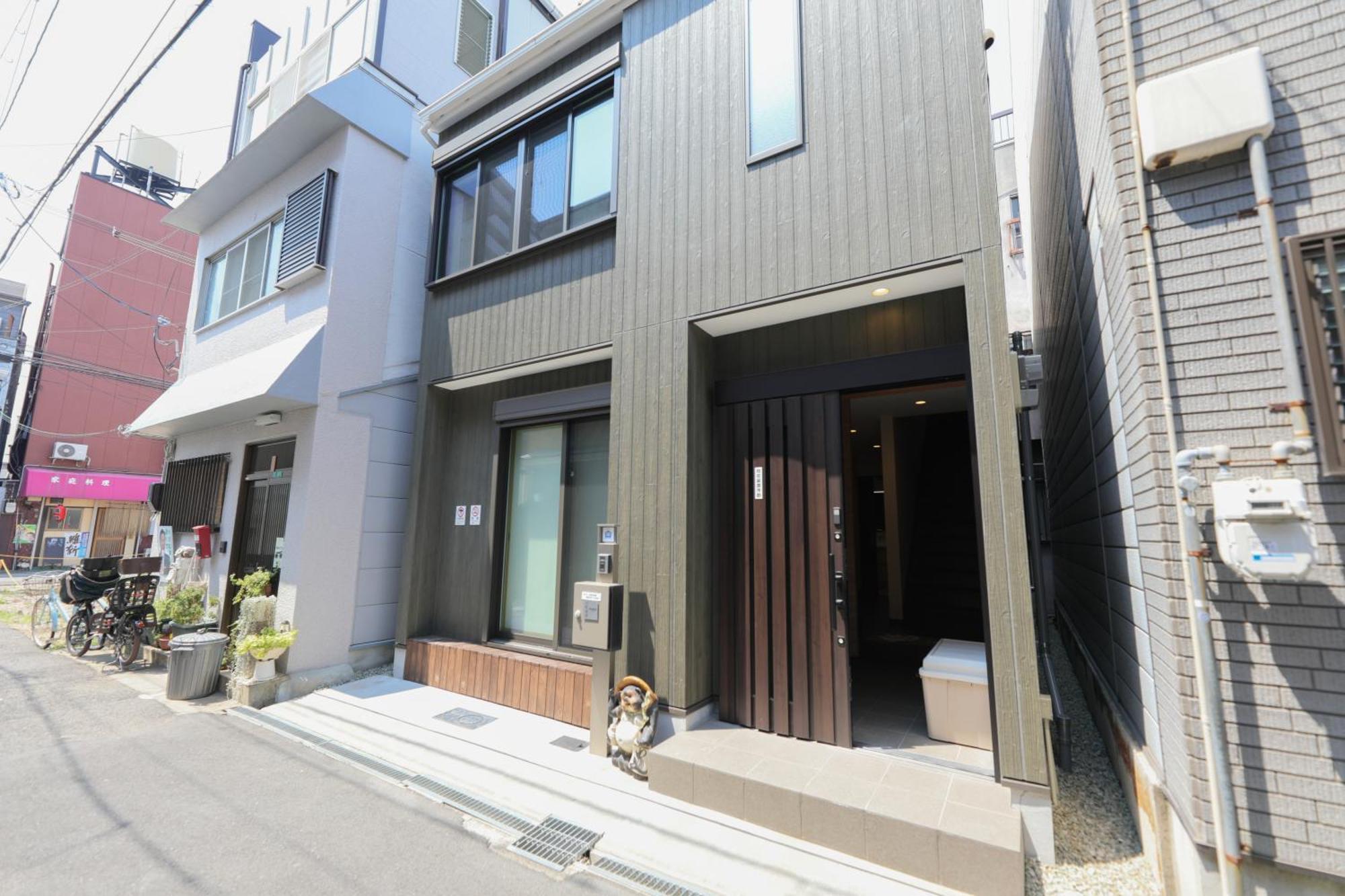 小田別荘 難波 Oda Villa Namba โอซาก้า ภายนอก รูปภาพ